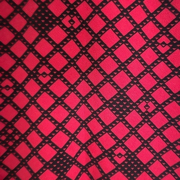 𝅺⭐️ 3/$25 ⭐️ LuLaRoe Cassie Size XS - Picture 2 of 3